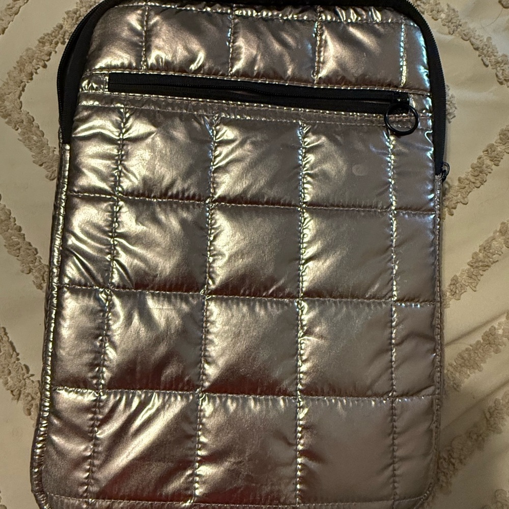 Laptop Sleeve with a smaller extra compartment!